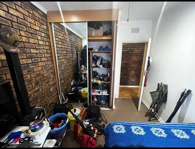 3 BEDROOM HOUSE FOR SALE IN DERSLEY